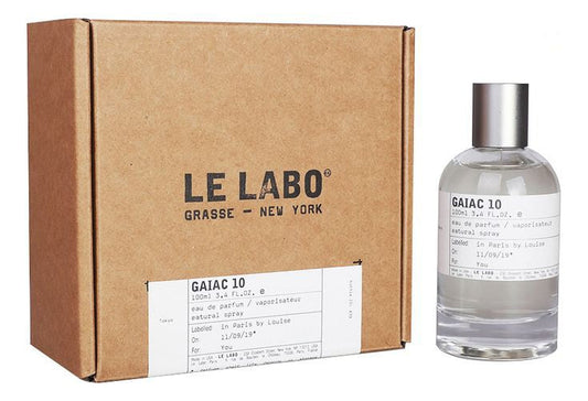 Gaïac 10 bottle with box on a plain background
